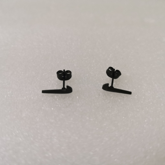 NIKE Earrings Check tick titanium black stud earrings - Picture 7 of 8